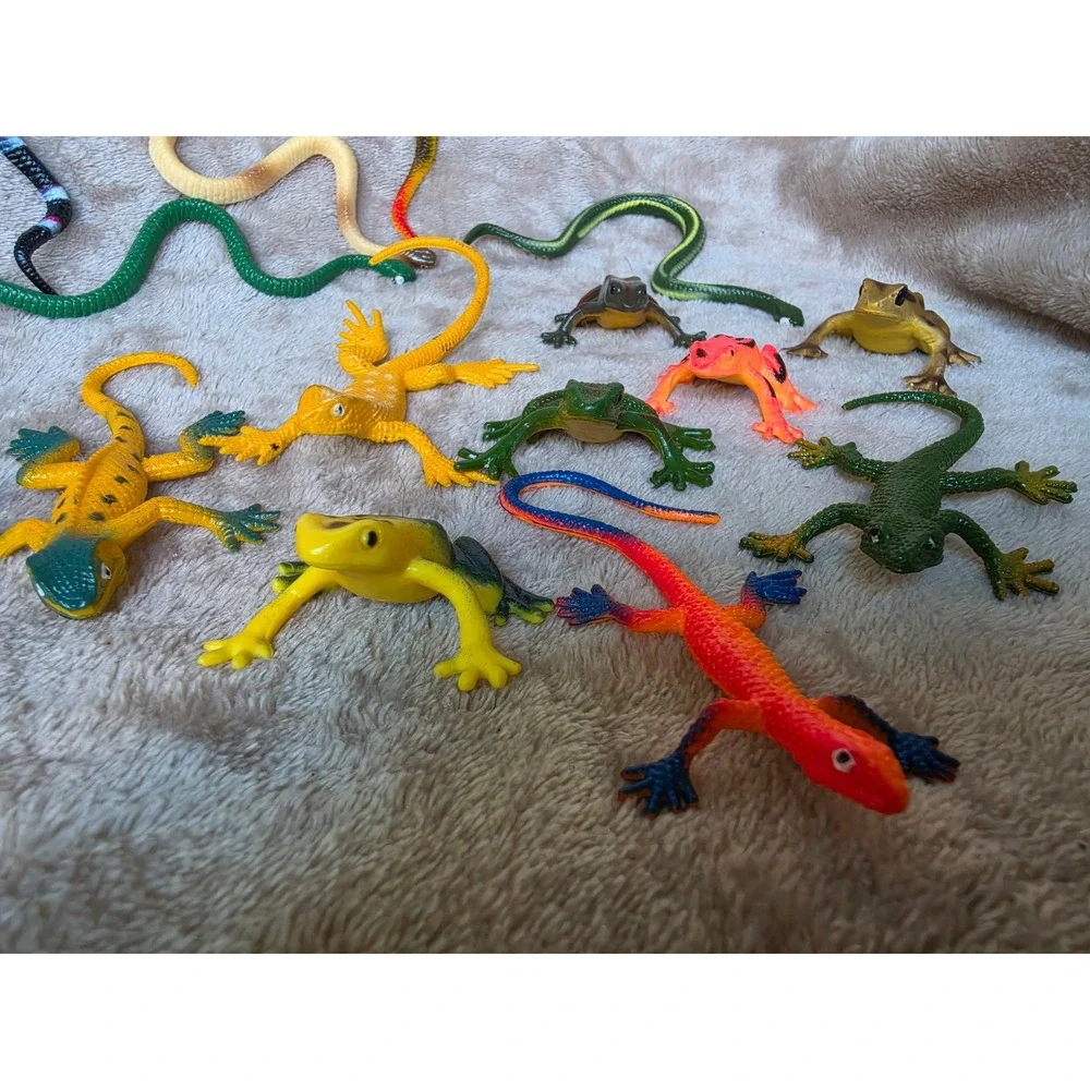 15pc Plastic Reptile Amphibian Toy Lot Snakes Lizards Frogs Colorful Figures